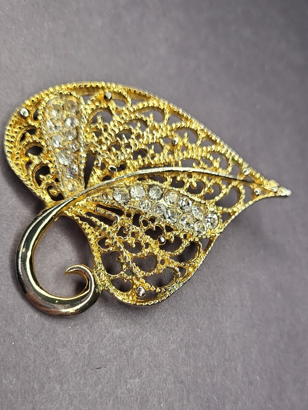 Gold Leaf Crystal Brooch